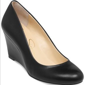 Jessica Simpson pumps